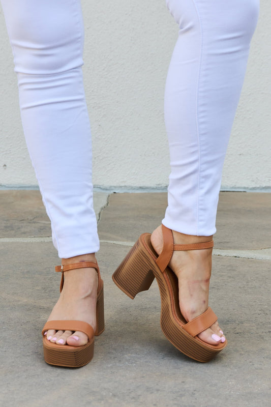 Feel It Platform Sandals